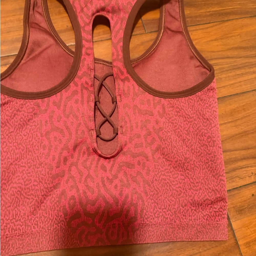 Gymshark Berry Seamless Ribbed Crop Tank and High-Waist Leggings Set - Picture 9 of 13